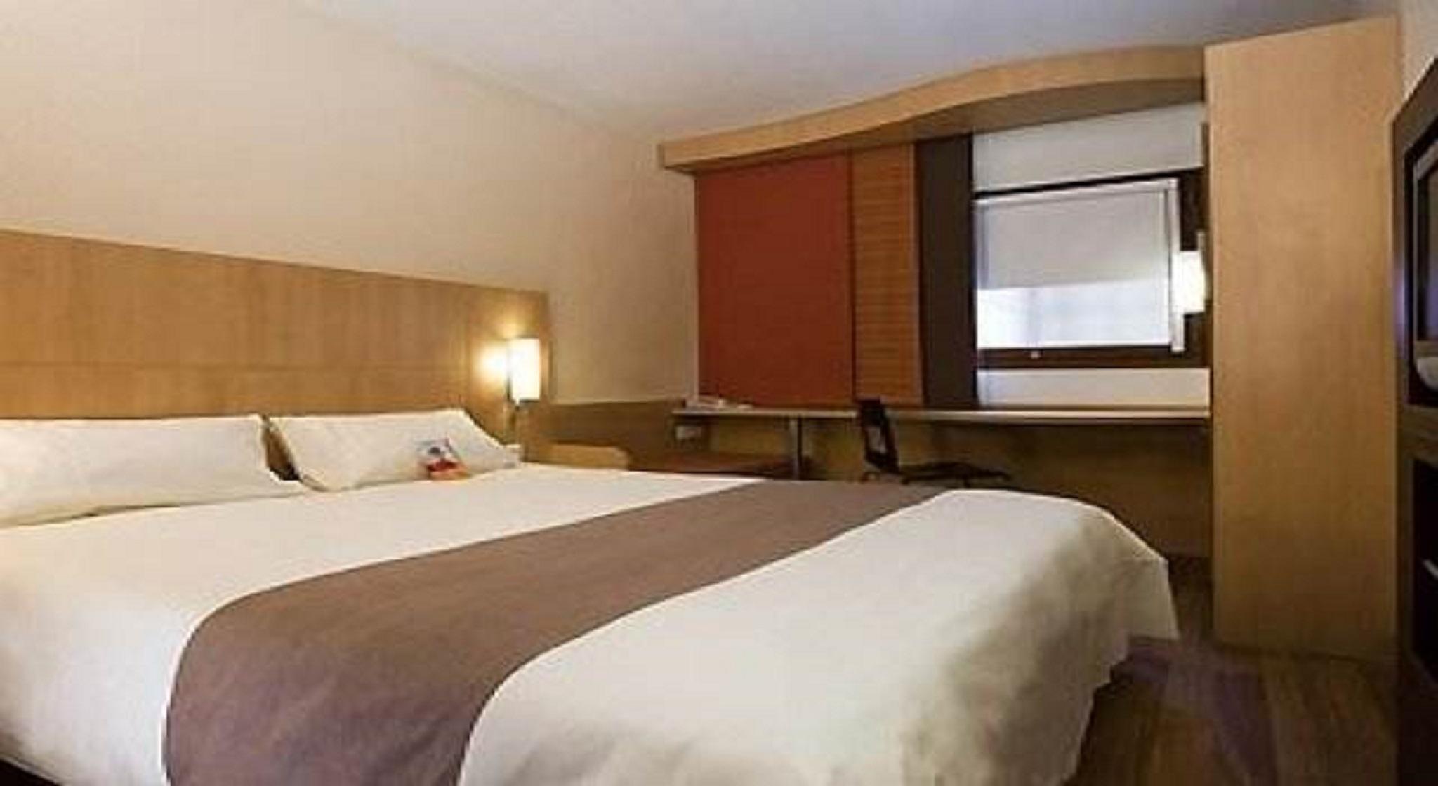 Ibis Qingdao Ningxia Road Hotel Exterior photo