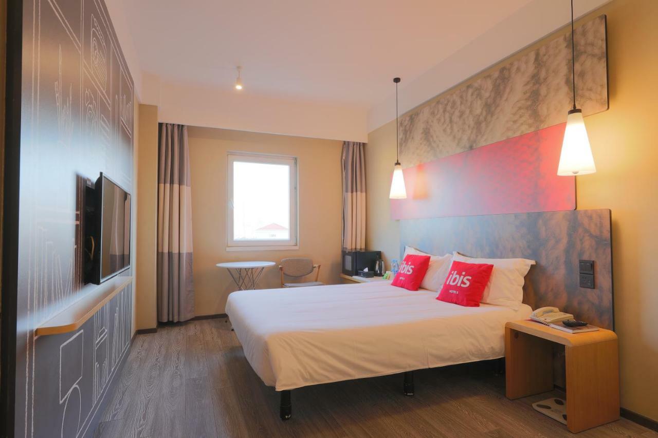Ibis Qingdao Ningxia Road Hotel Exterior photo