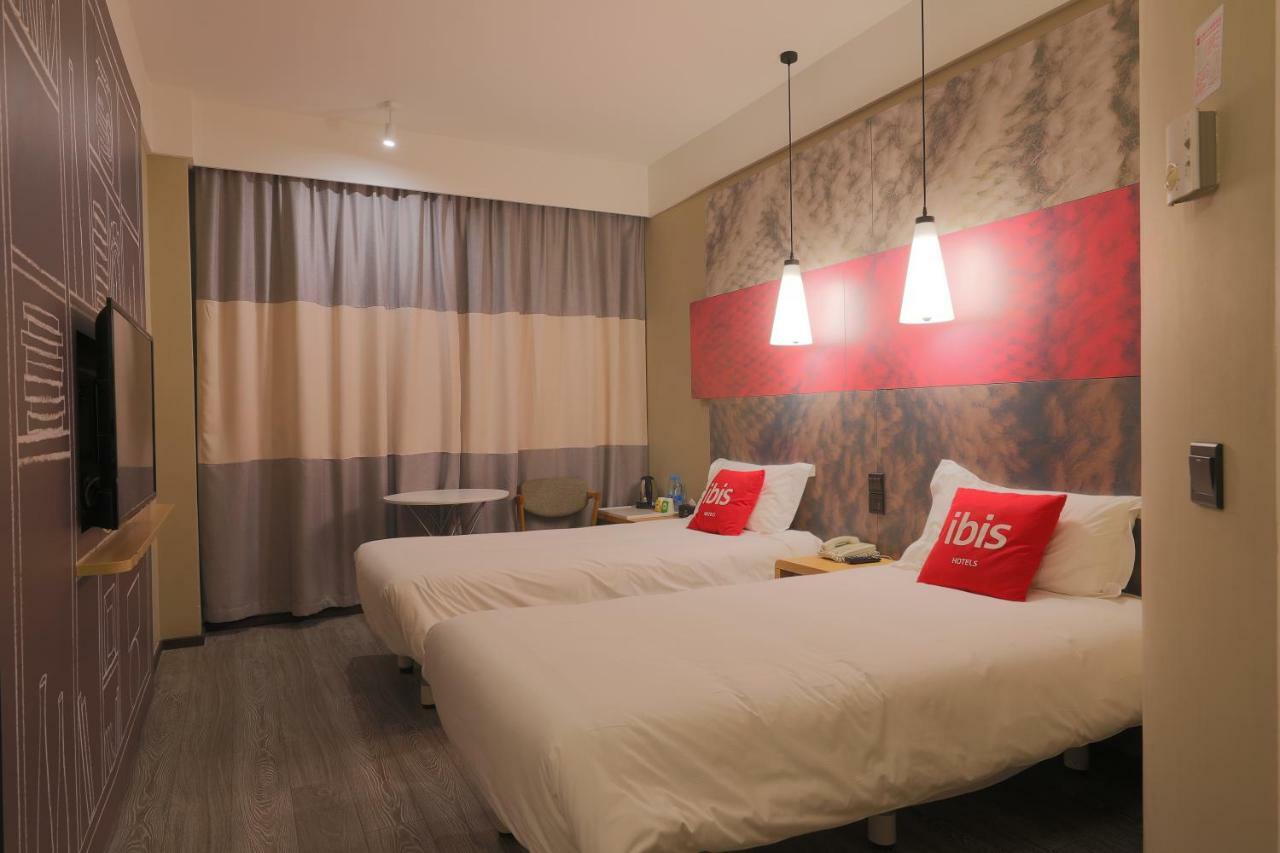 Ibis Qingdao Ningxia Road Hotel Exterior photo