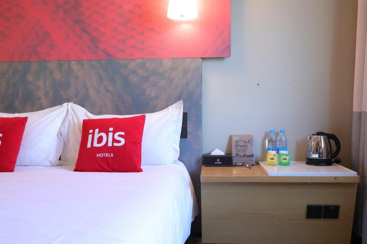 Ibis Qingdao Ningxia Road Hotel Exterior photo